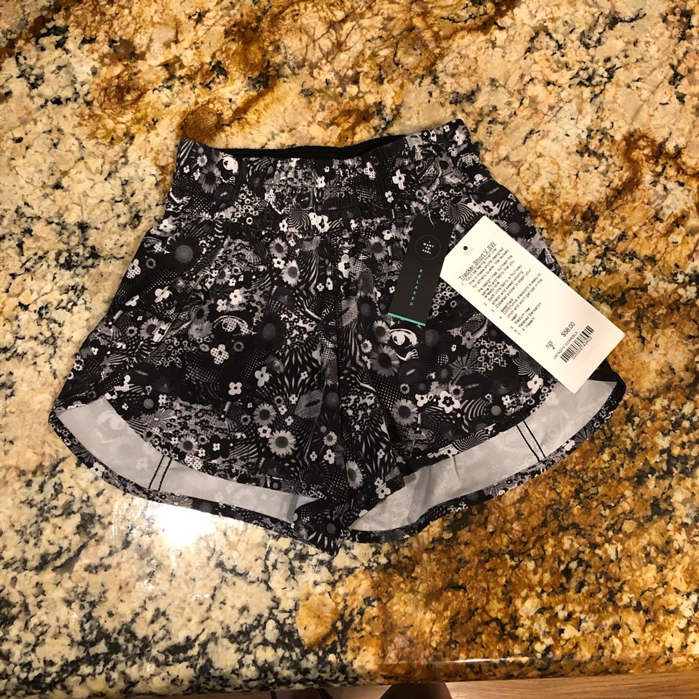 Seaweeze V Lululemon run shorts